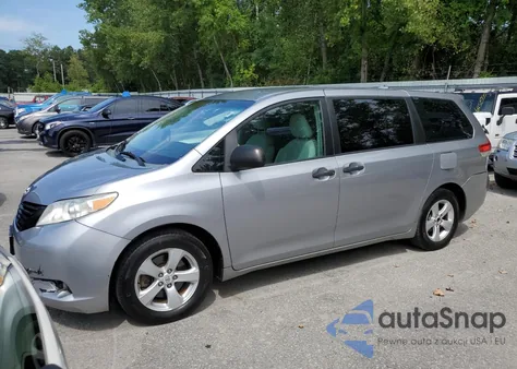 2011 Toyota Sienna z USA, uszkodzony, nr VIN 5TDZK3DC6BS009468